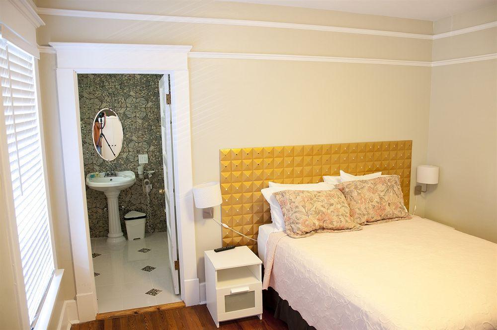 The Mansion House Inn Сейнт Питърсбърг Екстериор снимка