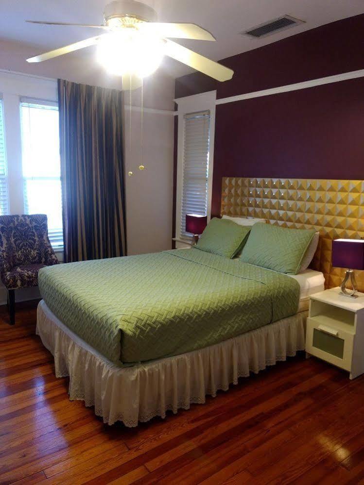 The Mansion House Inn Сейнт Питърсбърг Екстериор снимка